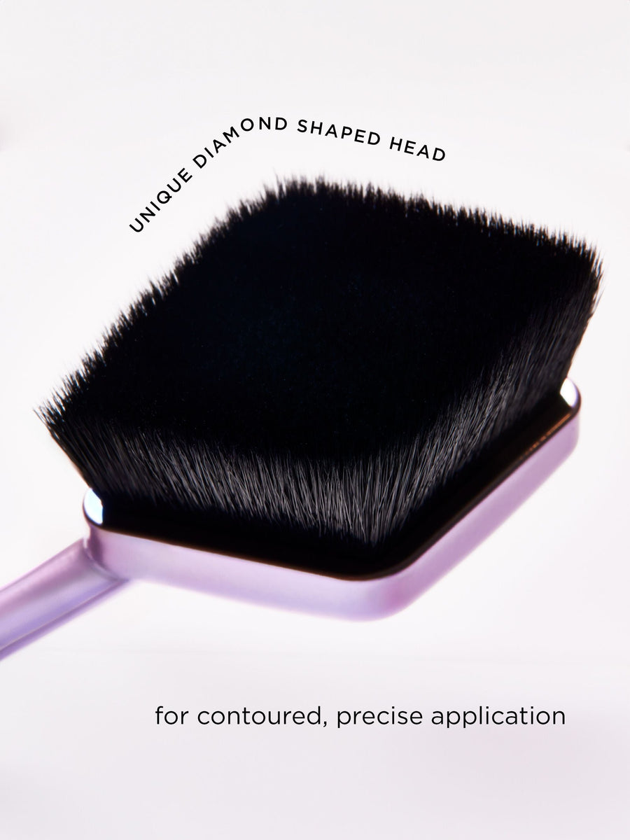 shape tapeâ„¢ blur concealer brush image number 4