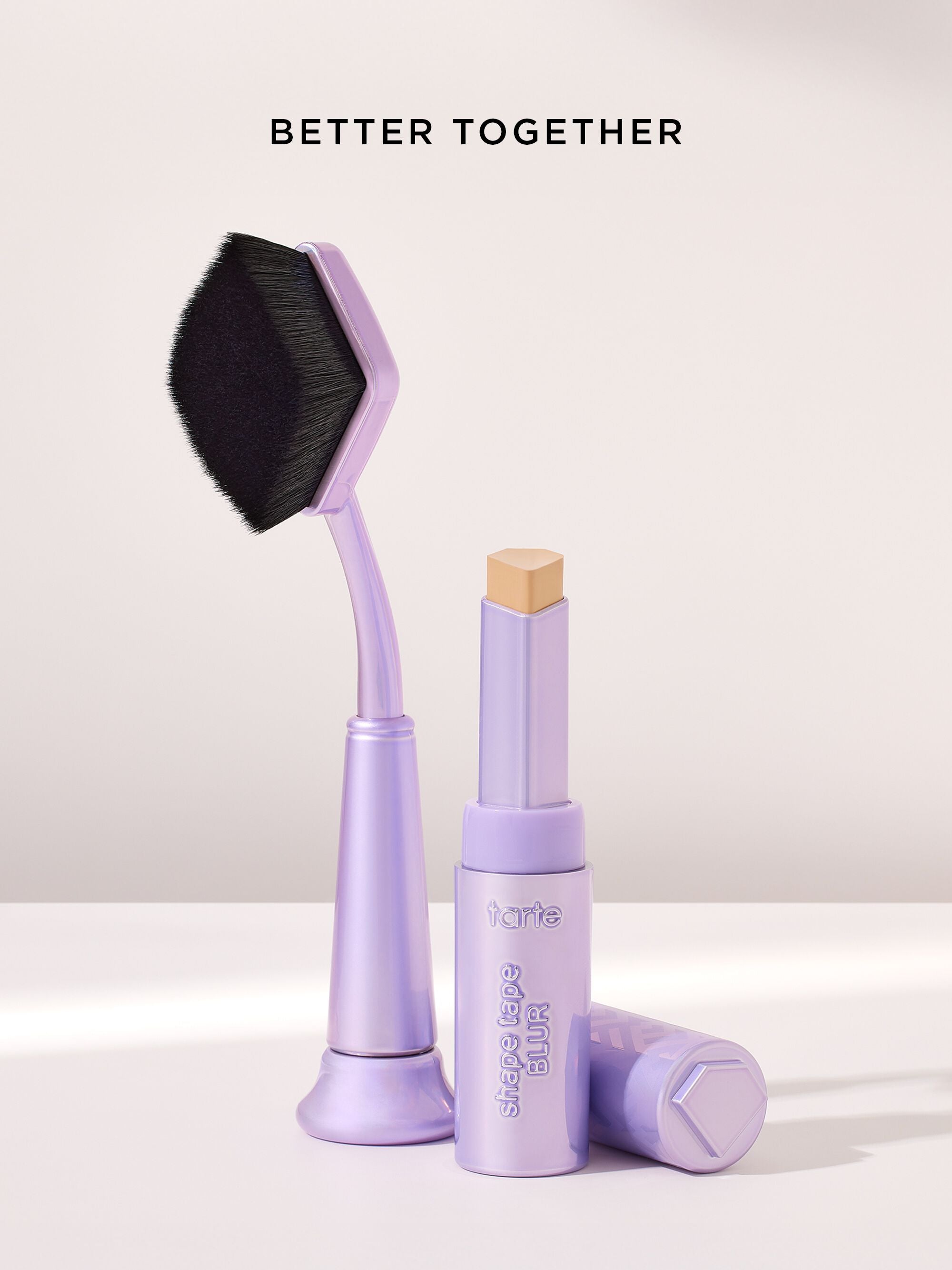 shape tapeâ„¢ blur concealer brush image number 5
