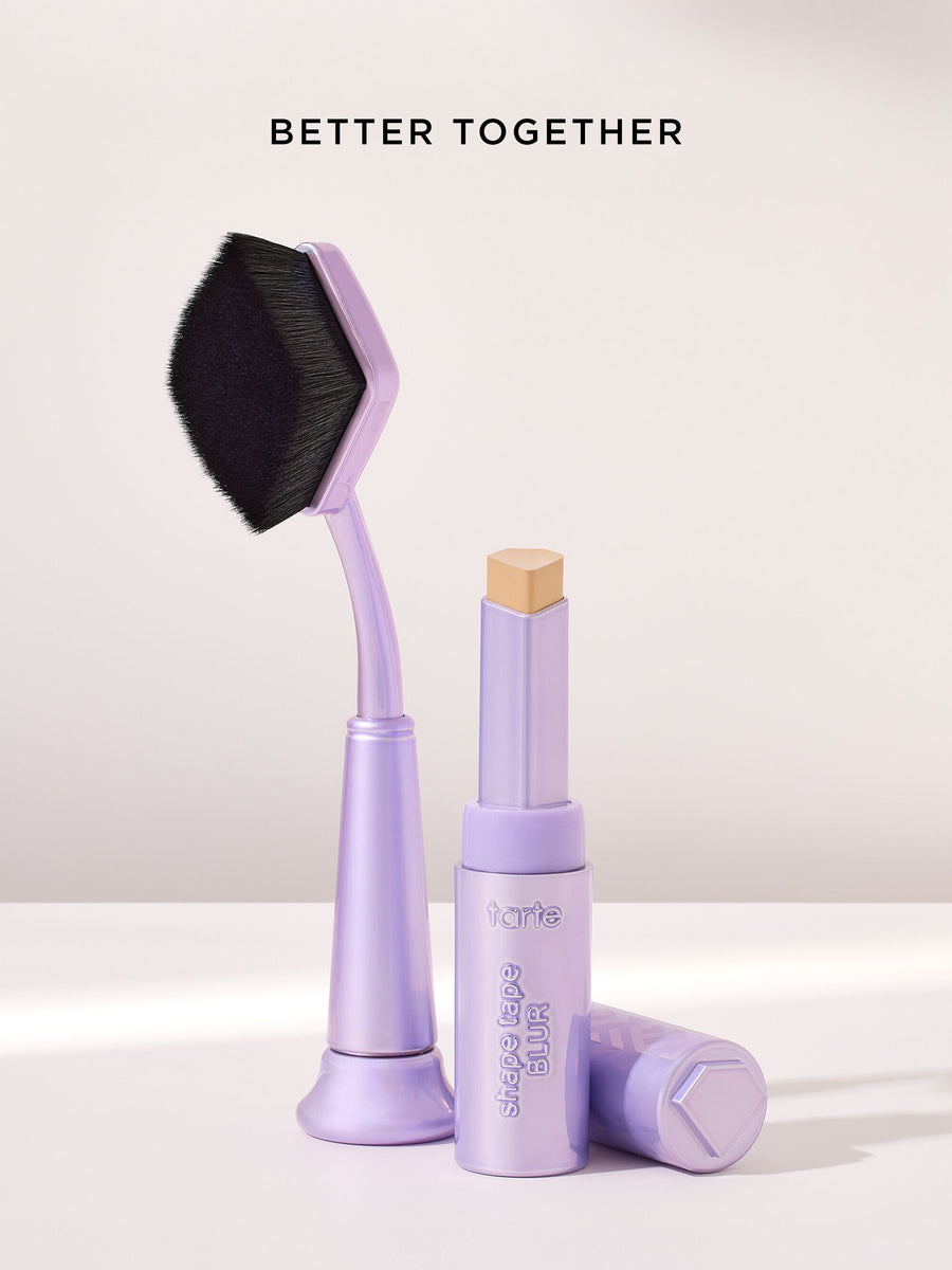 shape tapeâ„¢ blur concealer brush image number 5