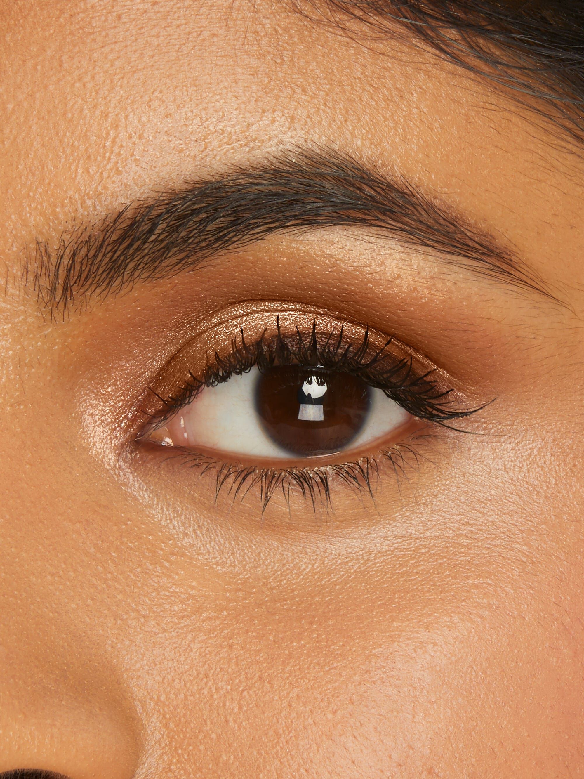 Amazonian clay cream shadow image number 9